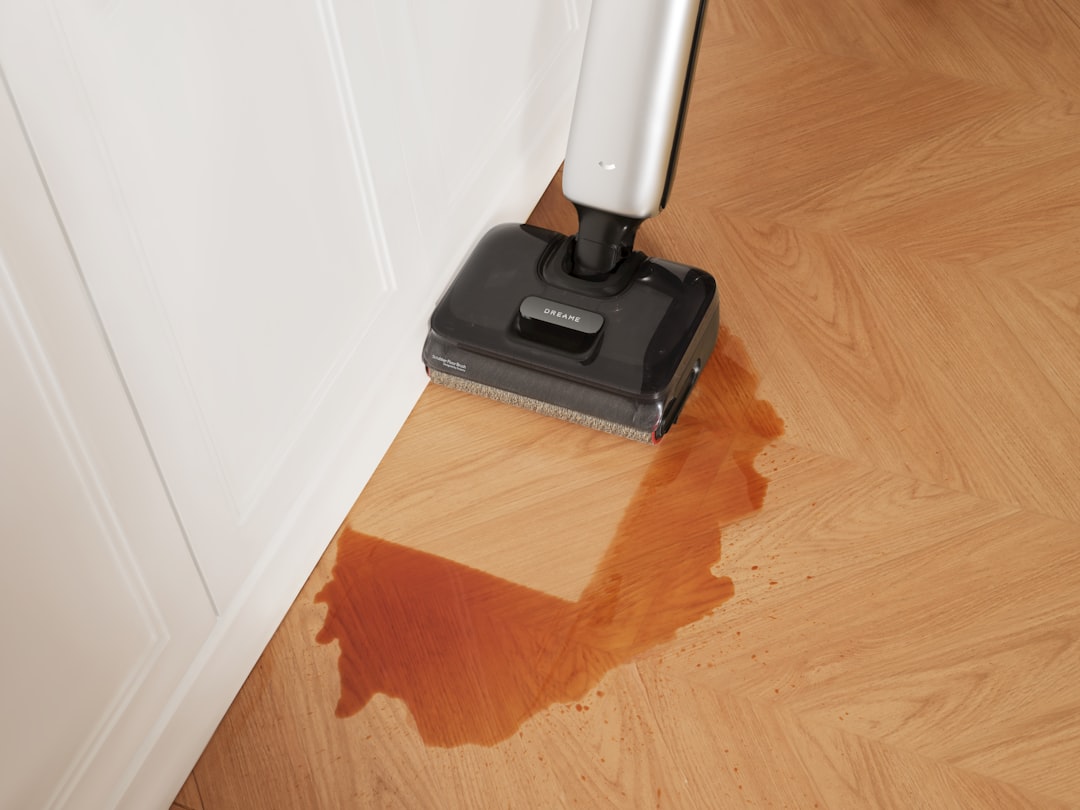 A Dreame wet dry vacuum cleans along wall edges, reaching hard-to-clean corners with ease.